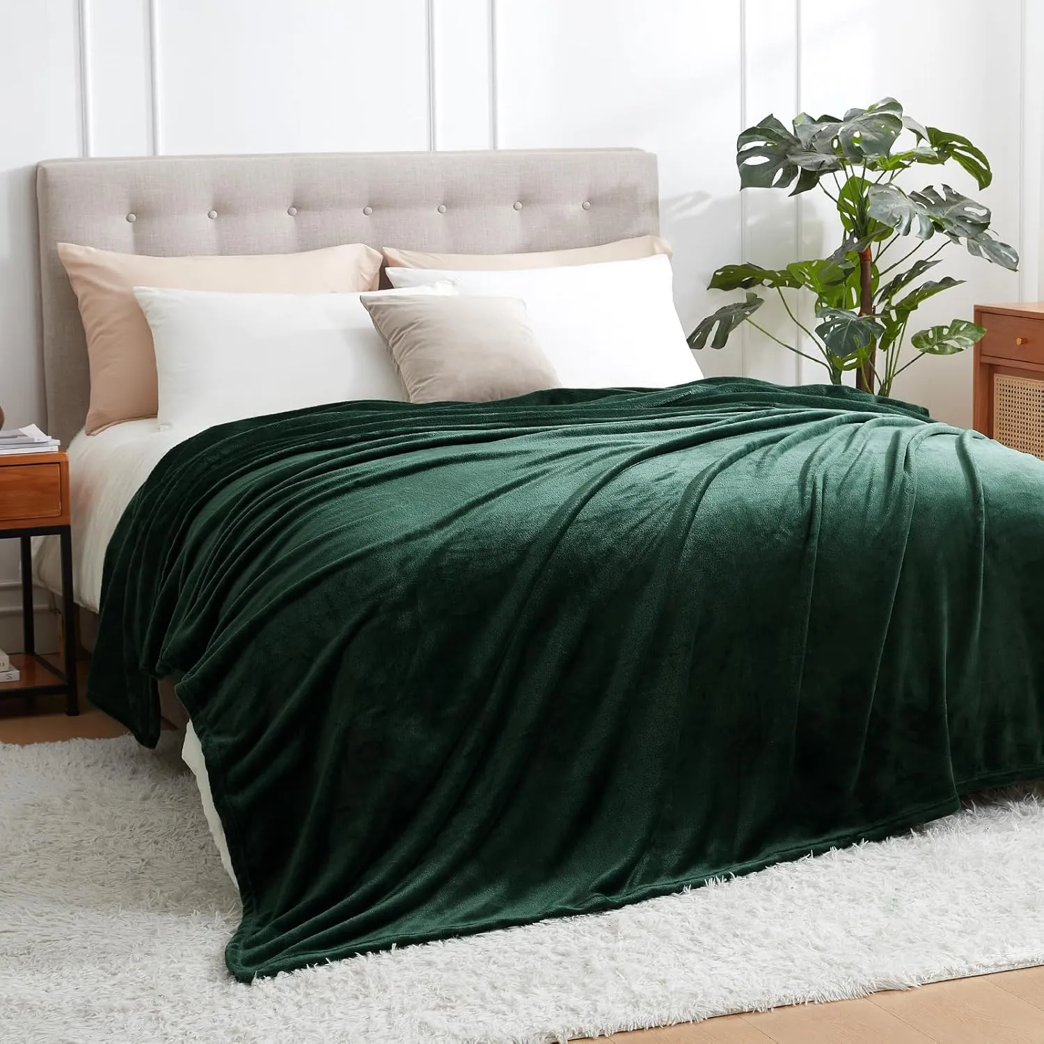 Hansleep Fleece Blanket for Couch Dark Green, Super Soft Flannel Fuzzy Throw Plush Cozy Blanket for All Seasons, Dark Green, Throw 50x60 Inches