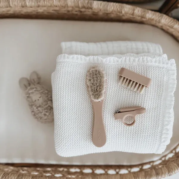 Nouka Baby Grooming Set (Brush/Nail Clippers/Nail Brush) in Color Sand