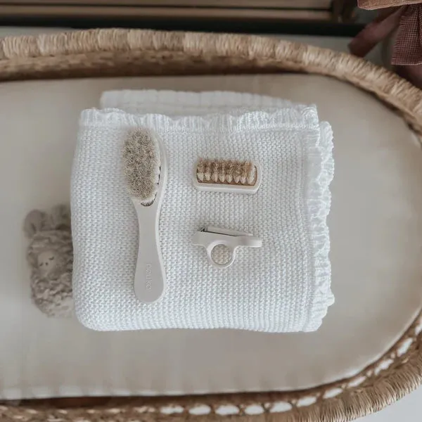 Nouka Baby Grooming Set (Brush/Nail Clippers/Nail Brush) in Color Sand