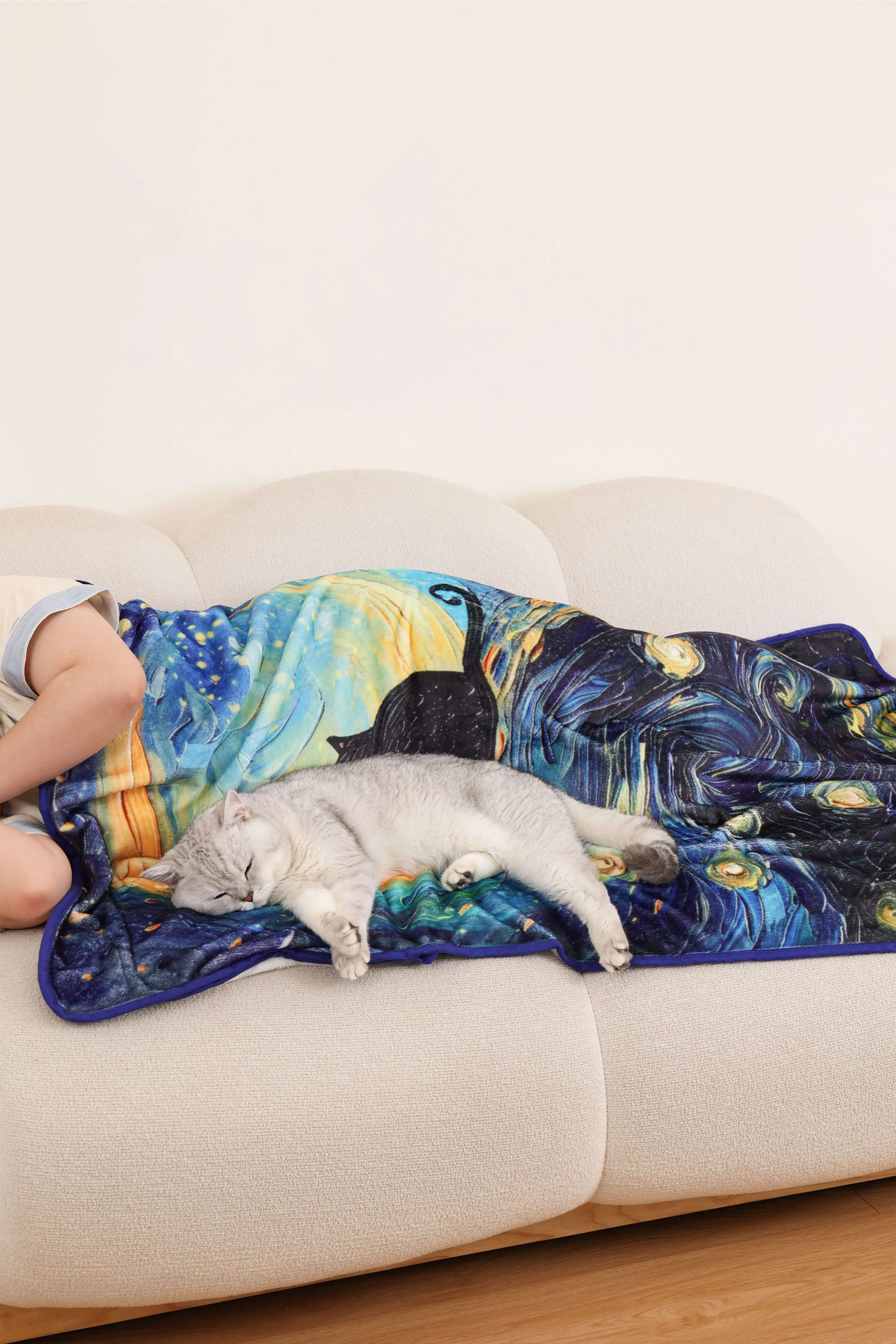 Pet Blanket - Travel-Friendly, Soothing & Machine Washable